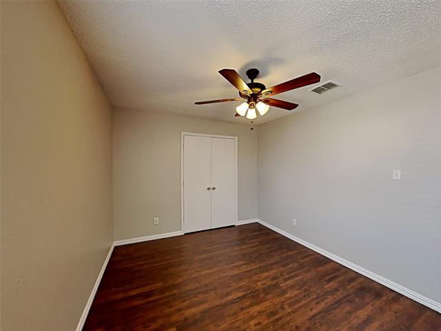 Building Photo - 2140 W Grove Ln