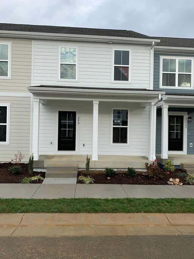 Front entrance - 290 Hamilton Ave NW