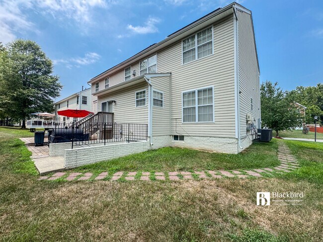 Building Photo - 13615 Tree Leaf Ct