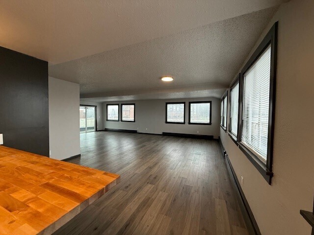 Building Photo - 16 N Broadway St