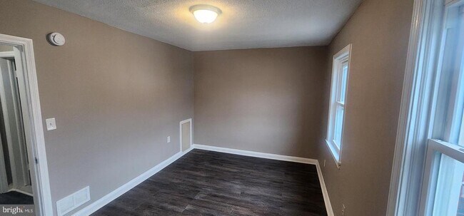 Building Photo - 7065 Eastbrook Ave