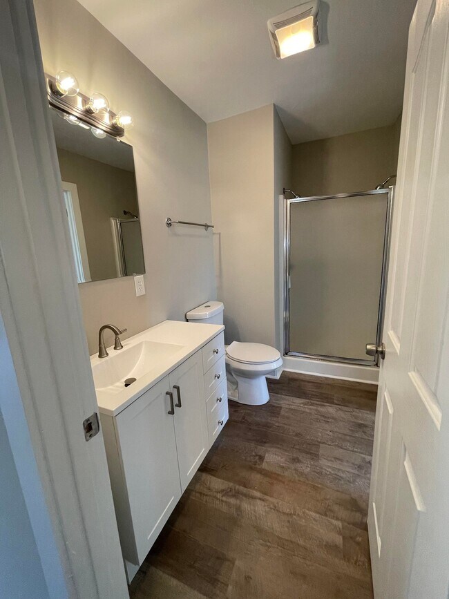 Building Photo - 414 1st Ave