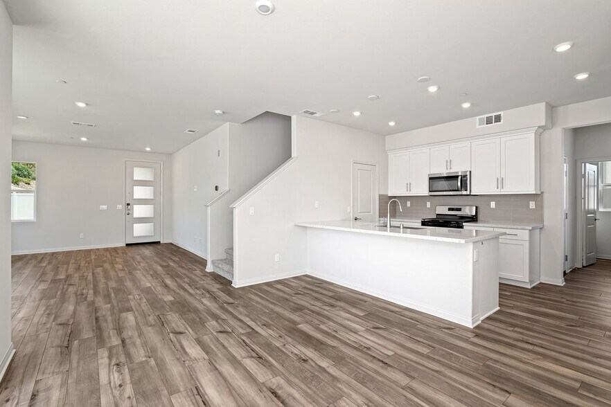 Building Photo - 1527 Wingwood Ln