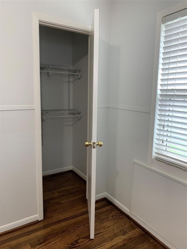 Building Photo - 2303 Blodgett St