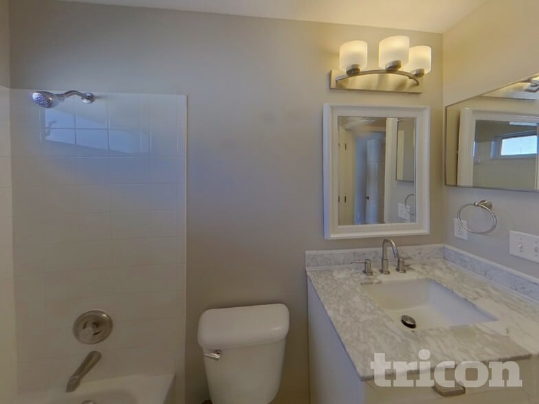 Building Photo - 5811 28th St E