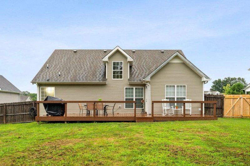 Building Photo - 1036 Freedom Dr