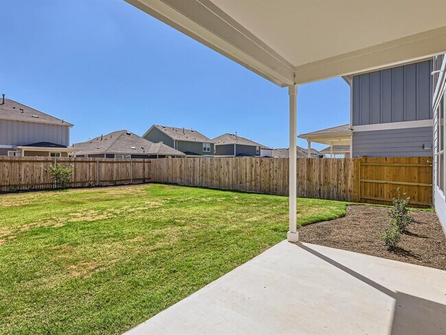 Building Photo - 1608 Holly Lk Dr