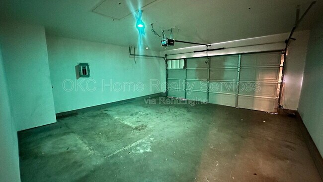 Building Photo - 5520 Bush Creek Way