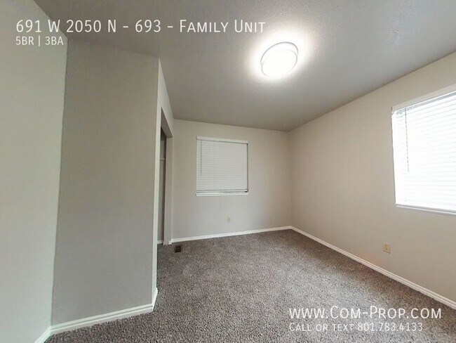 Building Photo - 691 W 2050 N