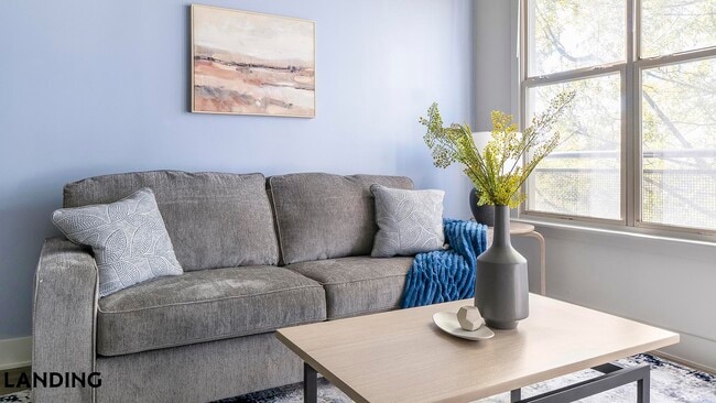 Building Photo - 49 Boulevard SE