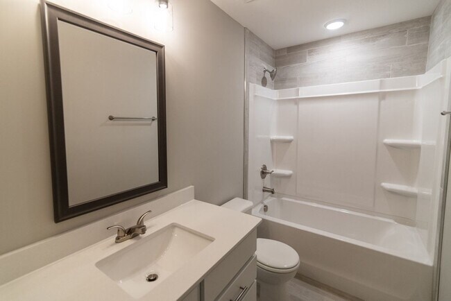 Building Photo - Contemporary 3-Bedroom Beauty with Walk-In Closet and Tile Shower Retreat