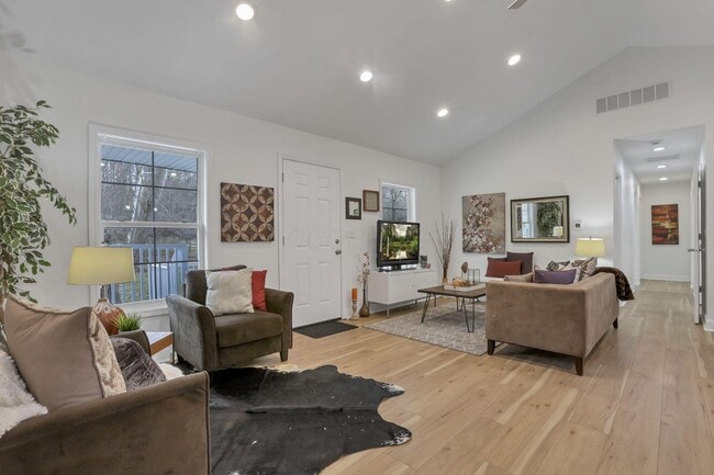 Building Photo - 4075 Gun Barrel Rd NE