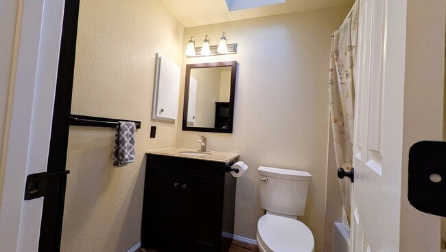 Building Photo - 11009 112th Ave NE