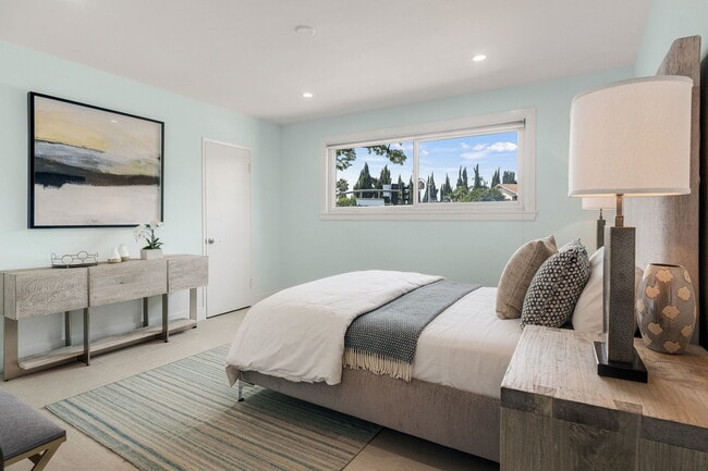 Building Photo - 11670 W Sunset Blvd