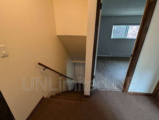 Building Photo - 319 N Park St