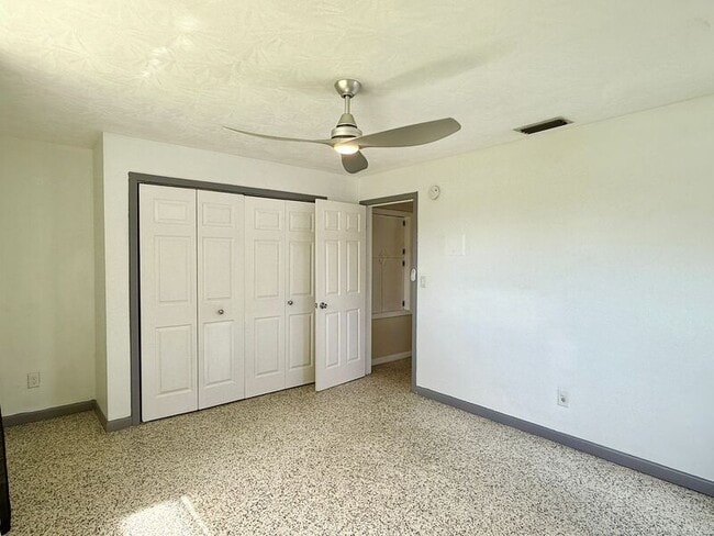 Building Photo - 1501 Carlos Ave