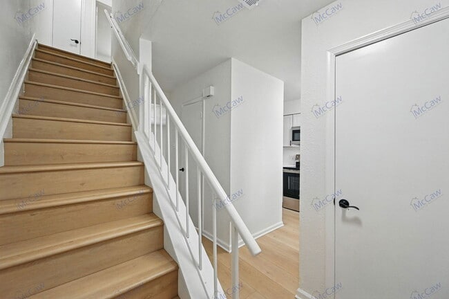 Building Photo - 822 Wildwood Ln