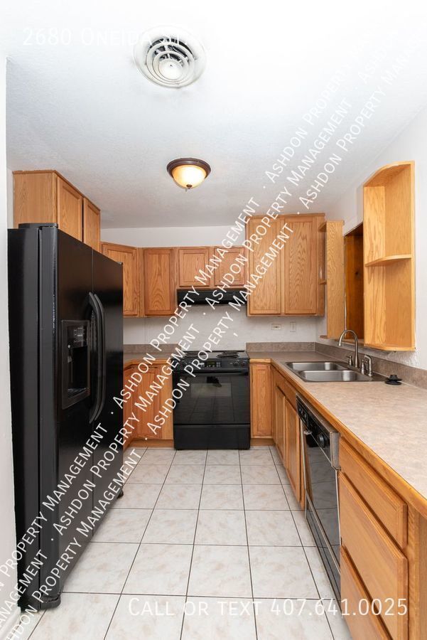 Building Photo - 2680 Oneida St