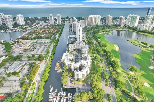 Building Photo - 3401 N Country Club Dr