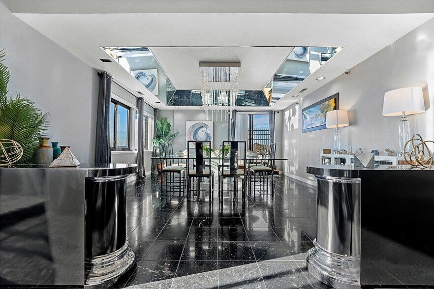 Building Photo - 275 U.S. 20-SI ID1240408P