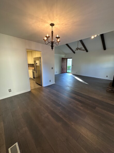 Building Photo - 854 Todd Preis Dr