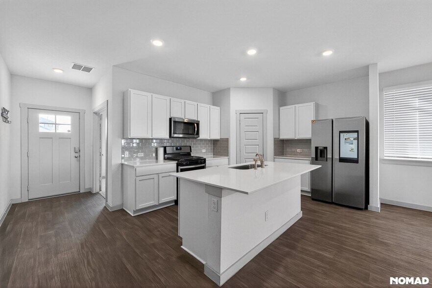 Building Photo - 210 Big Cypress Byu Rd