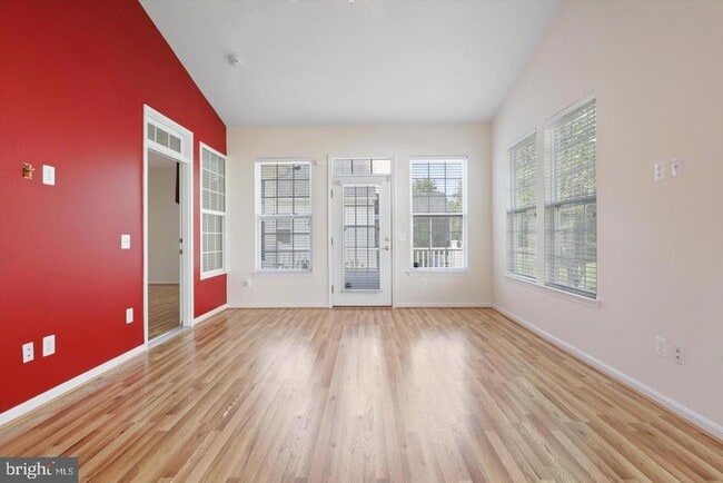 Building Photo - 17075 Four Seasons Dr