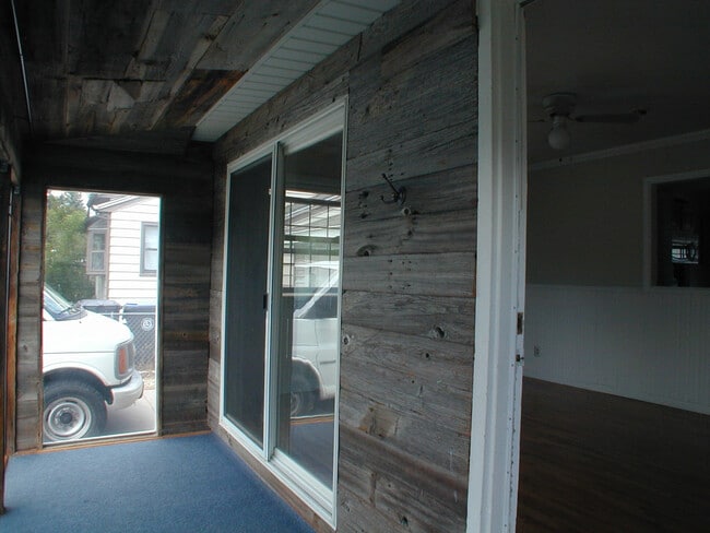 Building Photo - 3615 Alexander Ave
