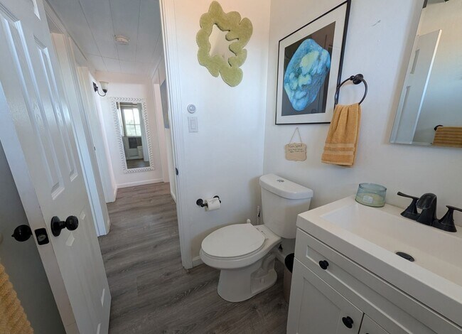 Building Photo - Adorable 2 bedroom 1 bathroom home *** FIRST MONTH DISCOUNTED RENT**