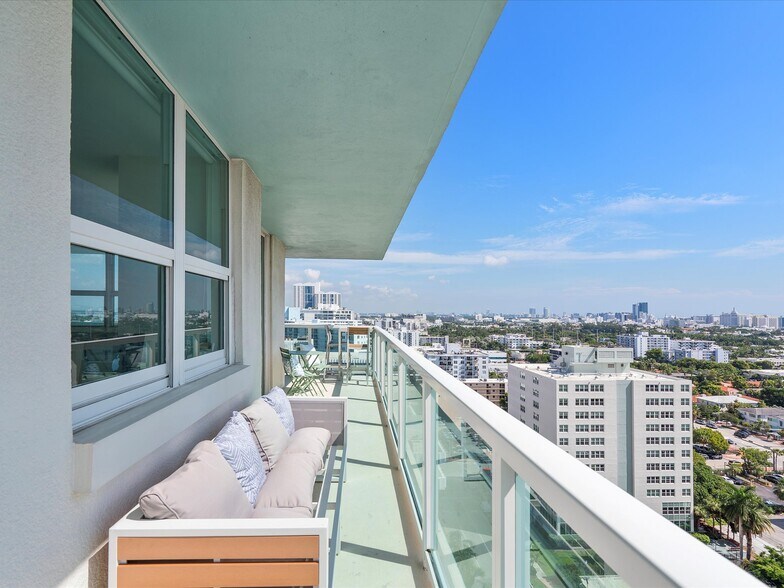 Building Photo - 650 West Ave