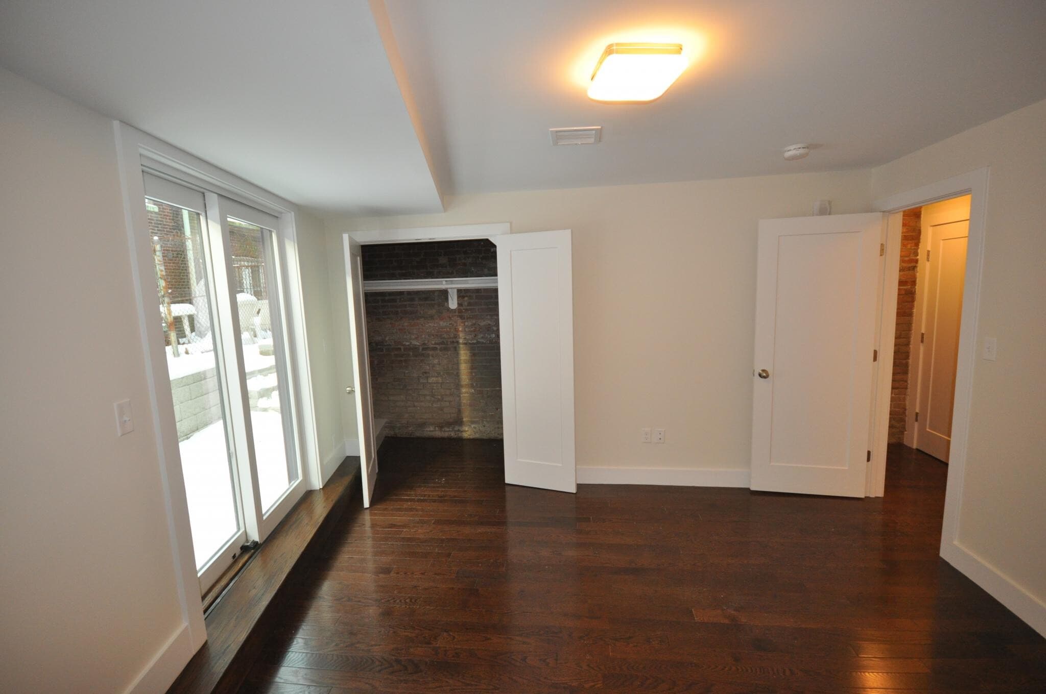 Building Photo - 30 Sussex St