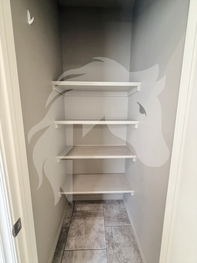 Building Photo - "Stunning 4-Bed Gem with Granite Touch & C...