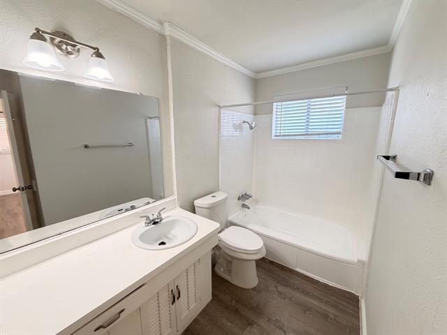 Building Photo - 4115 Douglas Ave