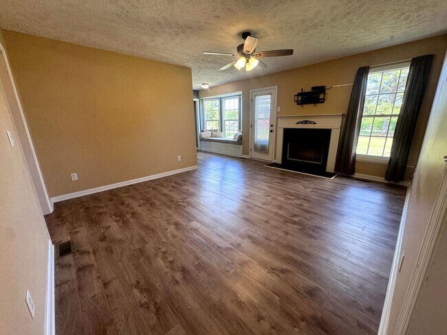Building Photo - 109 Belle Boyd Dr