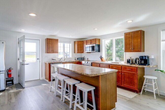 Building Photo - 53 Plum Island Turnpike