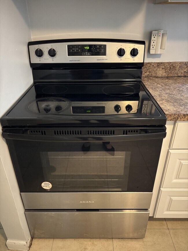 Building Photo - 5150 NE 6th Ave