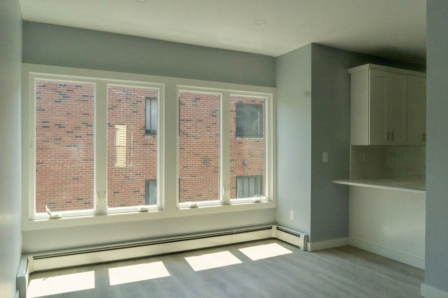 Building Photo - 40 Mansfield St