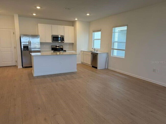 Building Photo - 5195 Loyalty Dr