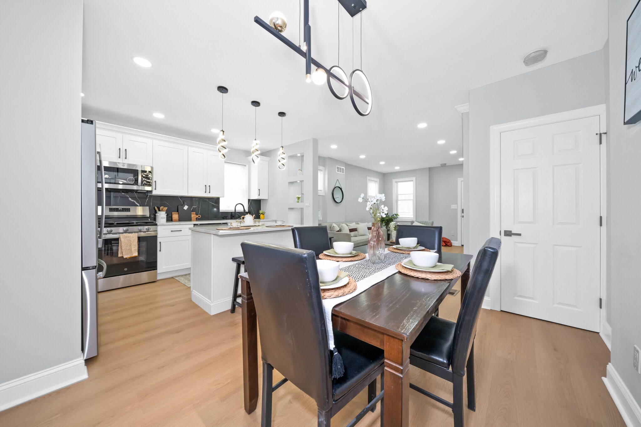 Building Photo - 504 W 26th St