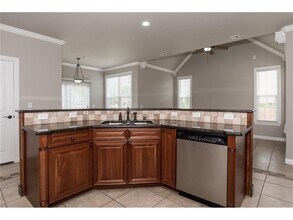 Building Photo - 601 Auburn St