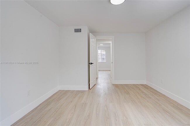 Building Photo - 6044 SW 37th St