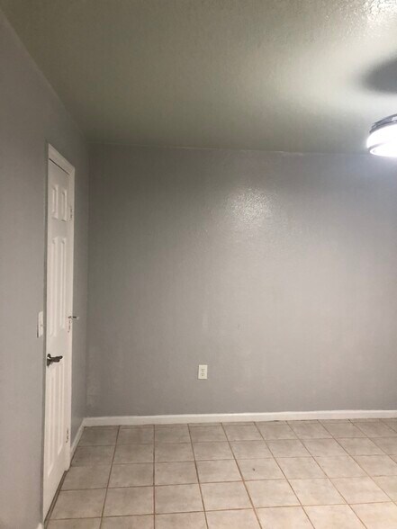 Building Photo - 230 E Story Rd