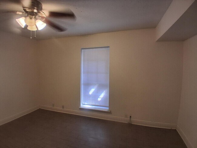 Building Photo - 3320 N Arnoult Rd