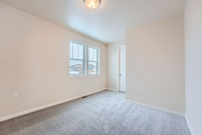 Building Photo - 1021 Turnberry Cir