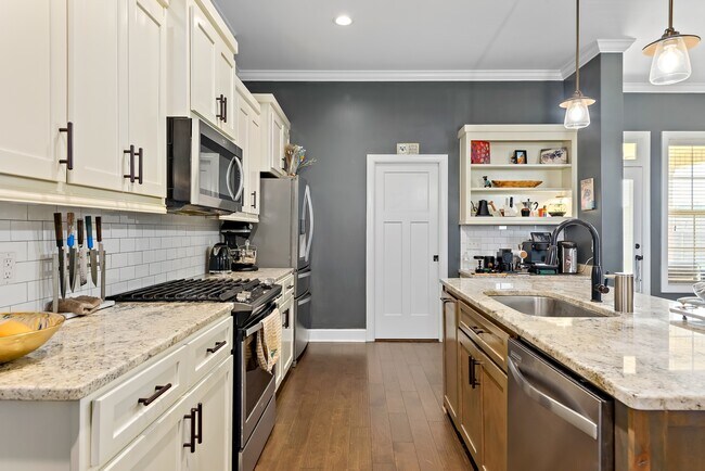 Building Photo - 103 Allisha Ct