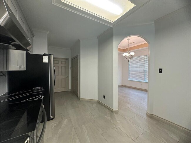 Building Photo - 2027 Marchwood Manor Dr