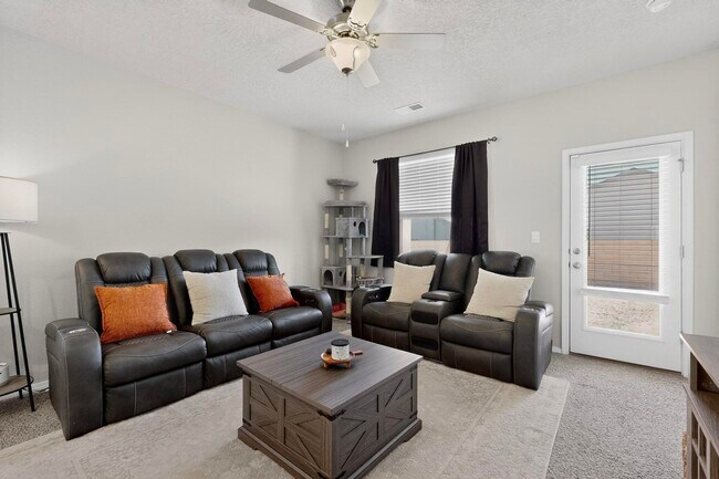 Building Photo - 10650 Valedon Ln SW