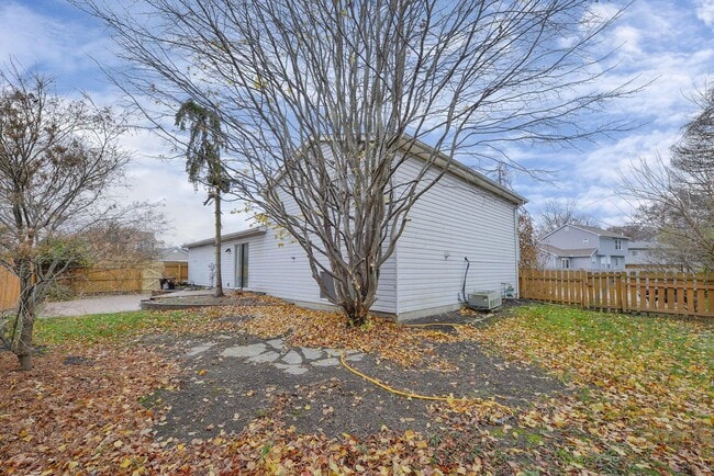 Building Photo - 4550 Glenhaven Dr