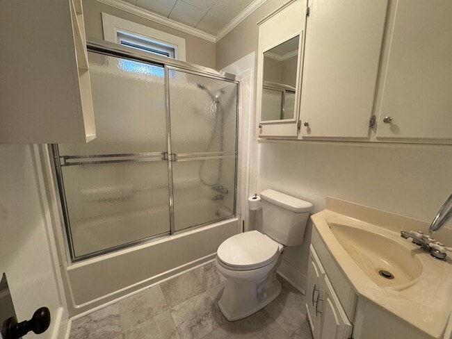 Building Photo - Available to Show