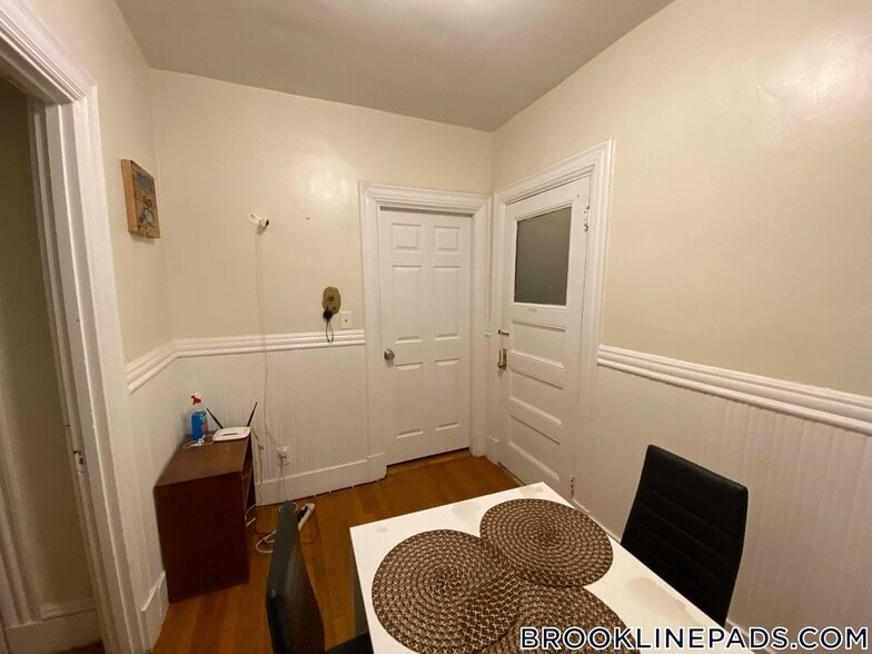 Building Photo - 50 Babcock St